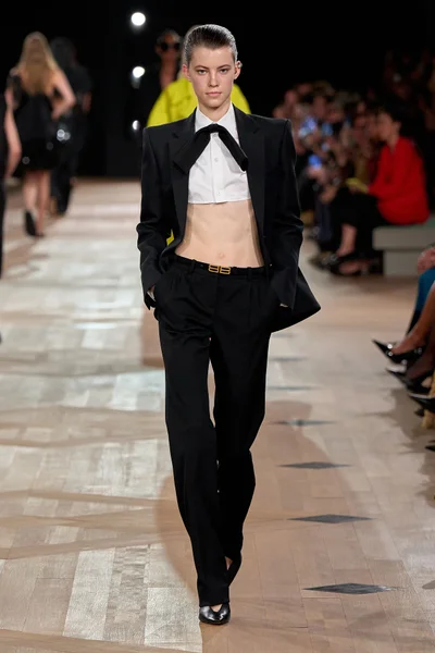 Look 23